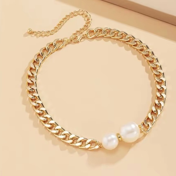 Anthropologie Ginevra Pearl Gold Chain Statement Necklace - Picture 9 of 14